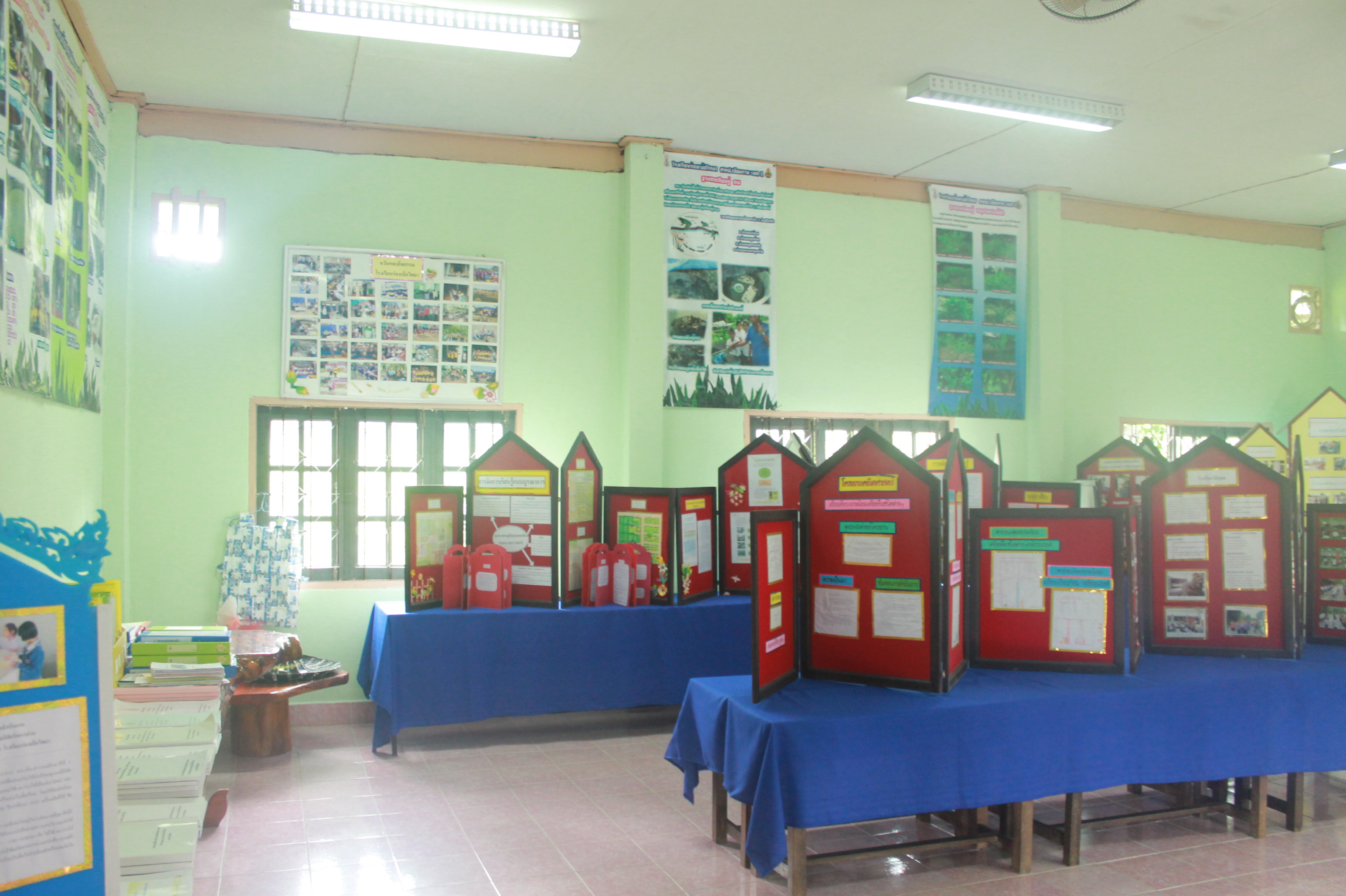 มอบห้องสมุดกรีนวิงให้โรงเรียนร่องเบ้อวิทยา อ.เมือง จ.เชียงราย วันที่ 25 ก.ค. 2556