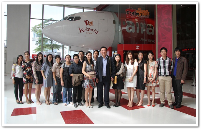 เชิญสื่อมวลชนสายสัตว์เลี้ยงและคณะผู้บริหารของบริษัทฯ ฉลองปีใหม่เลี้ยงอาหารมื้อเที่ยง