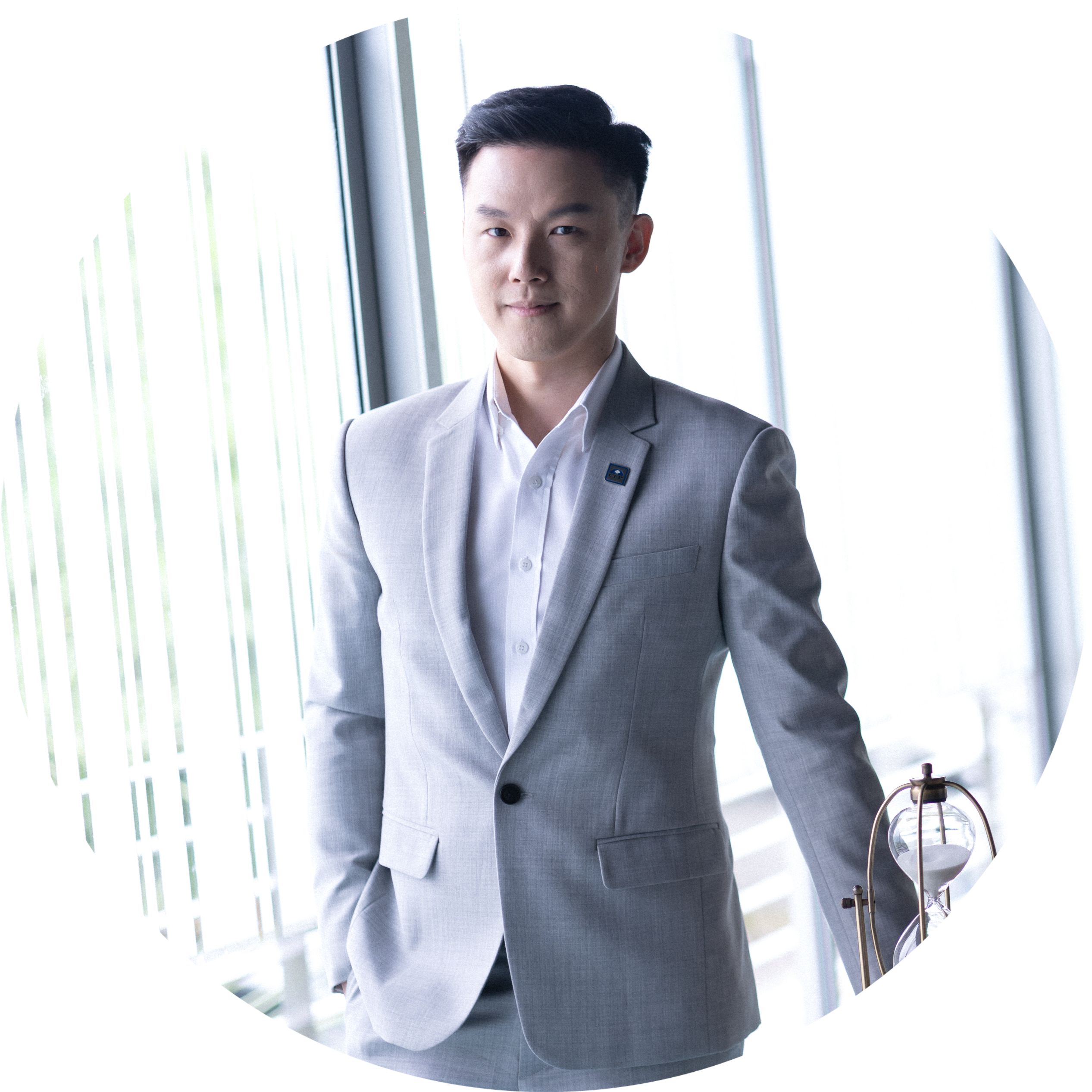 คุณรัฐพล วชิรเมฆากุล (ชิน) CFP® Co-Founder ของ Money Adwise คุณรัฐพล วชิรเมฆากุล (ชิน) CFP® Co-Founder ของ Money Adwise