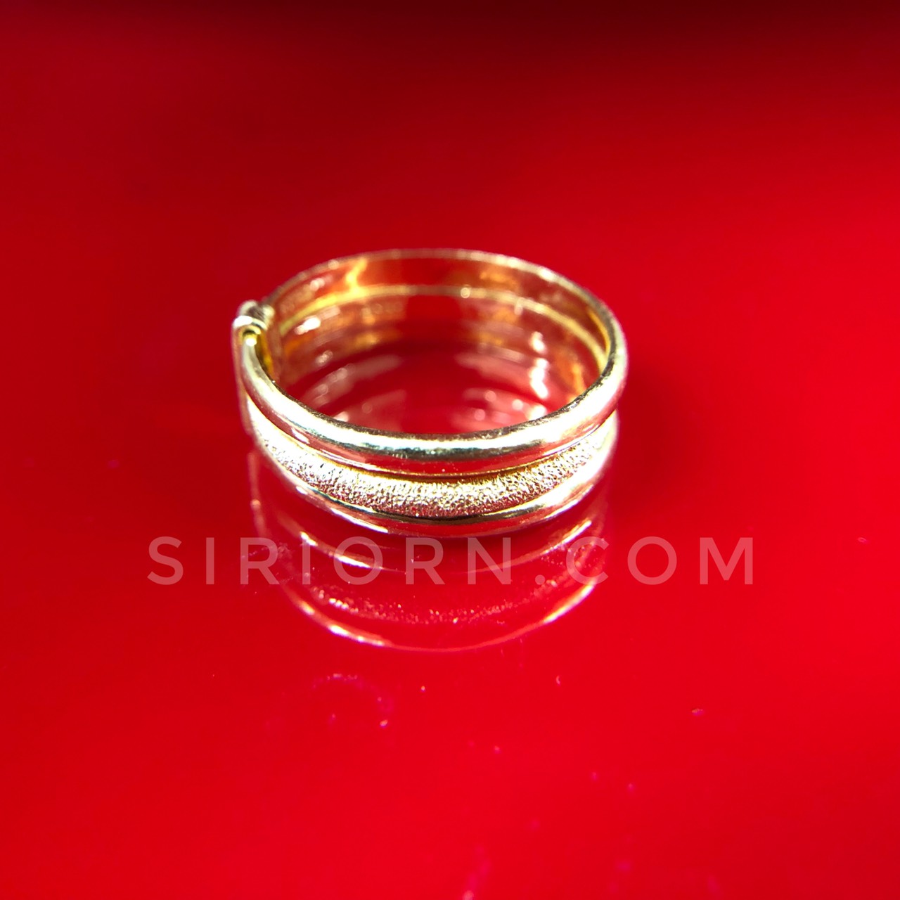 แหวนทองคำแท้ 96.5%ลายแหวนสามใบเถาจิกเพชรวงกลาง