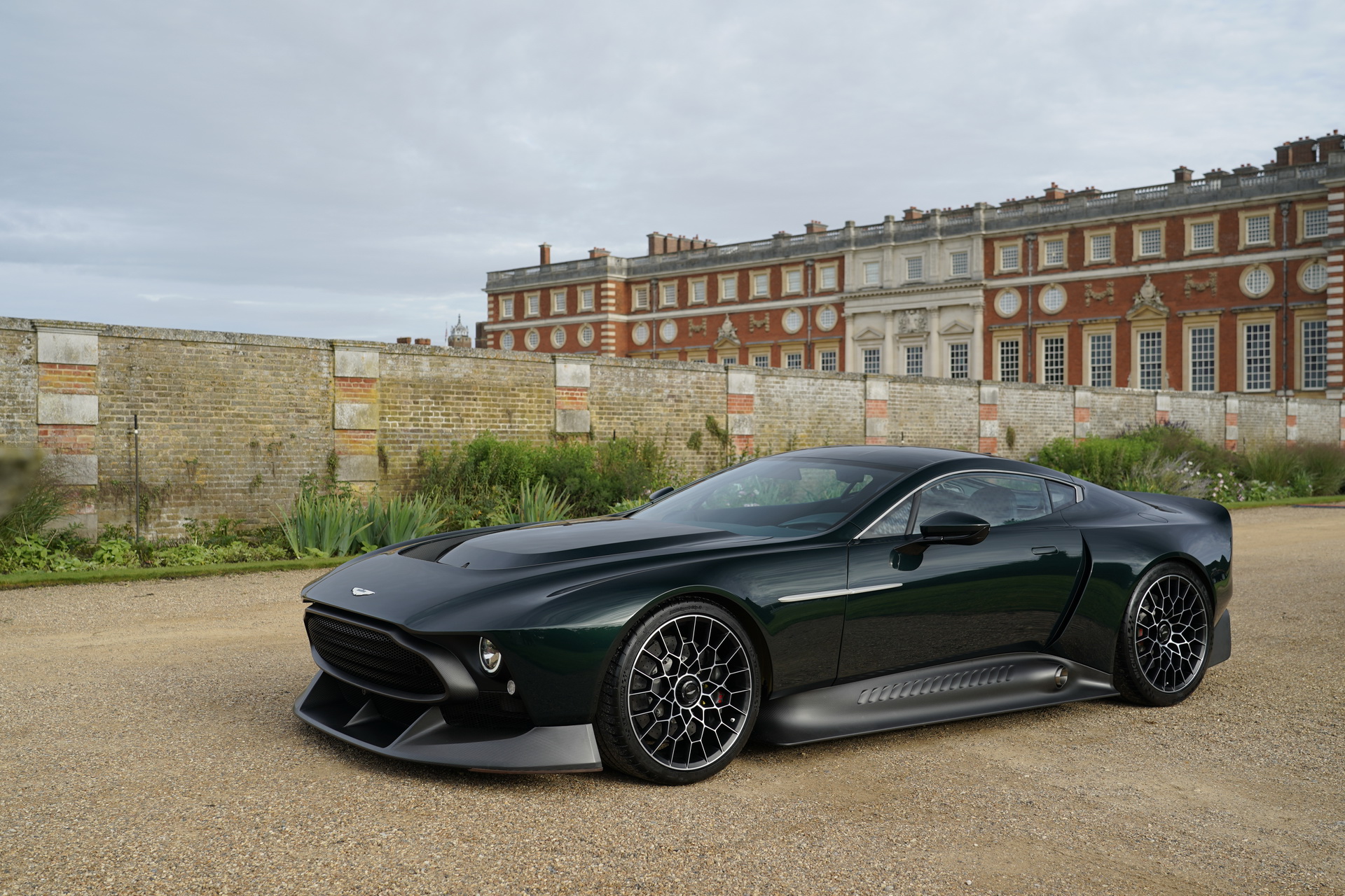 มีเพียงหนึ่งเดียว!! Aston Martin Victor หัวใจจาก ONE-77 ระห่ำด้วยชุดเกียร์แบบแมนน่วล