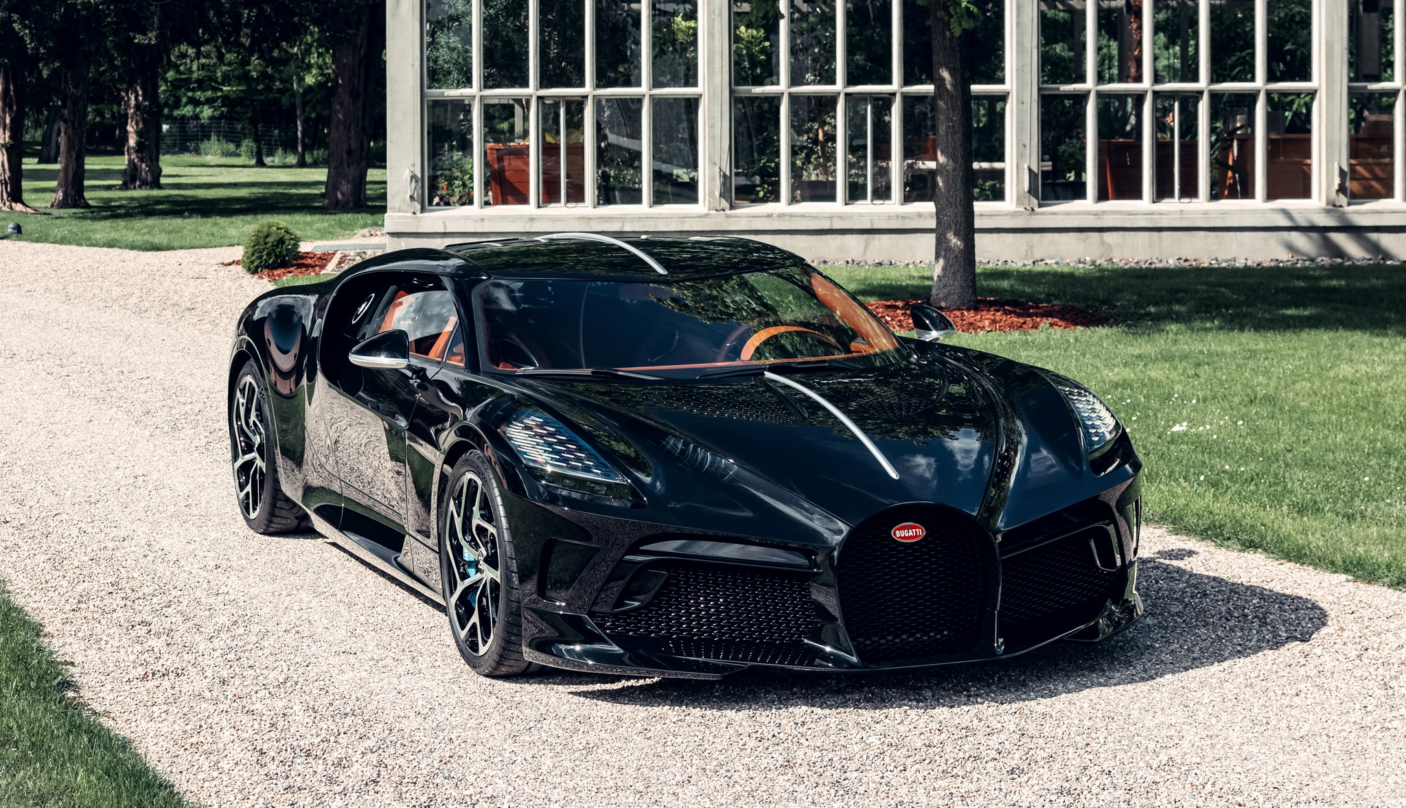 ยลโฉม! Bugatti La Voiture Noire คันเดียวในโลก พร้อมส่งถึงมือเจ้าของแล้ว...