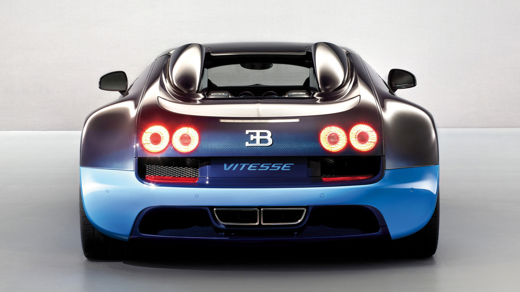 10 ปีผ่านไป... Bugatti Veyron 16.4 Grand Sport Vitesse ยังคงเป็นรถเปิดประทุนที่เร็วที่สุดในโลก!!