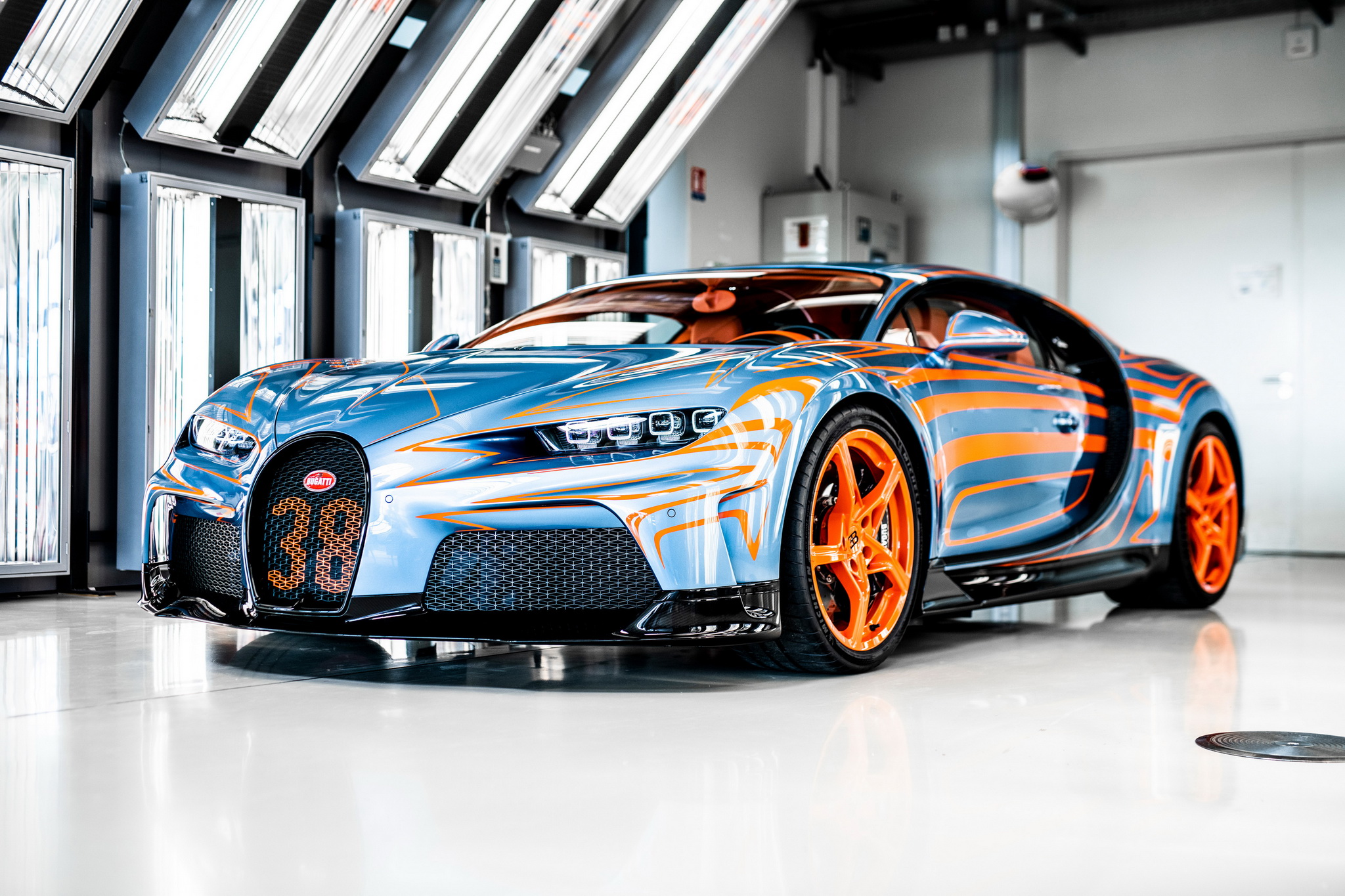 ชมความงาม Bugatti Chiron Super Sport คันแรก!! พร้อมส่งให้เจ้าของแล้ว...