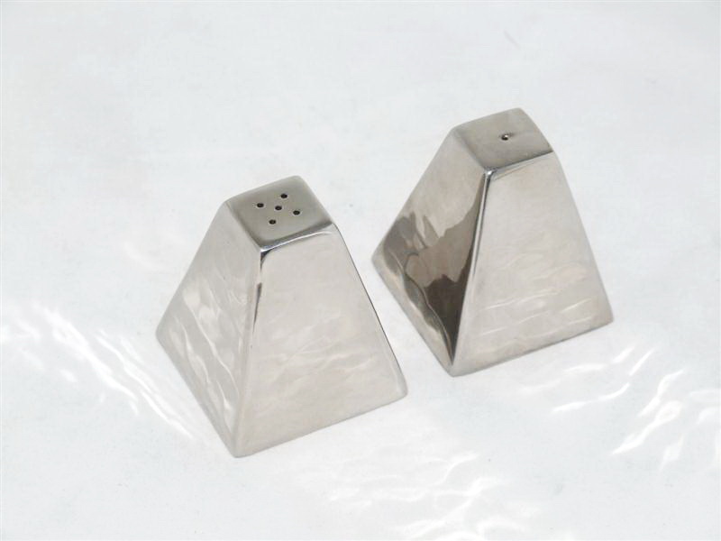 Stainless Steel Salt&Pepper Shaker Set (Pyramid Shape)