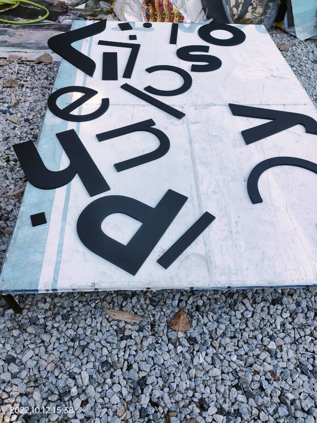 พลาสวู๊ดทำสีดำ