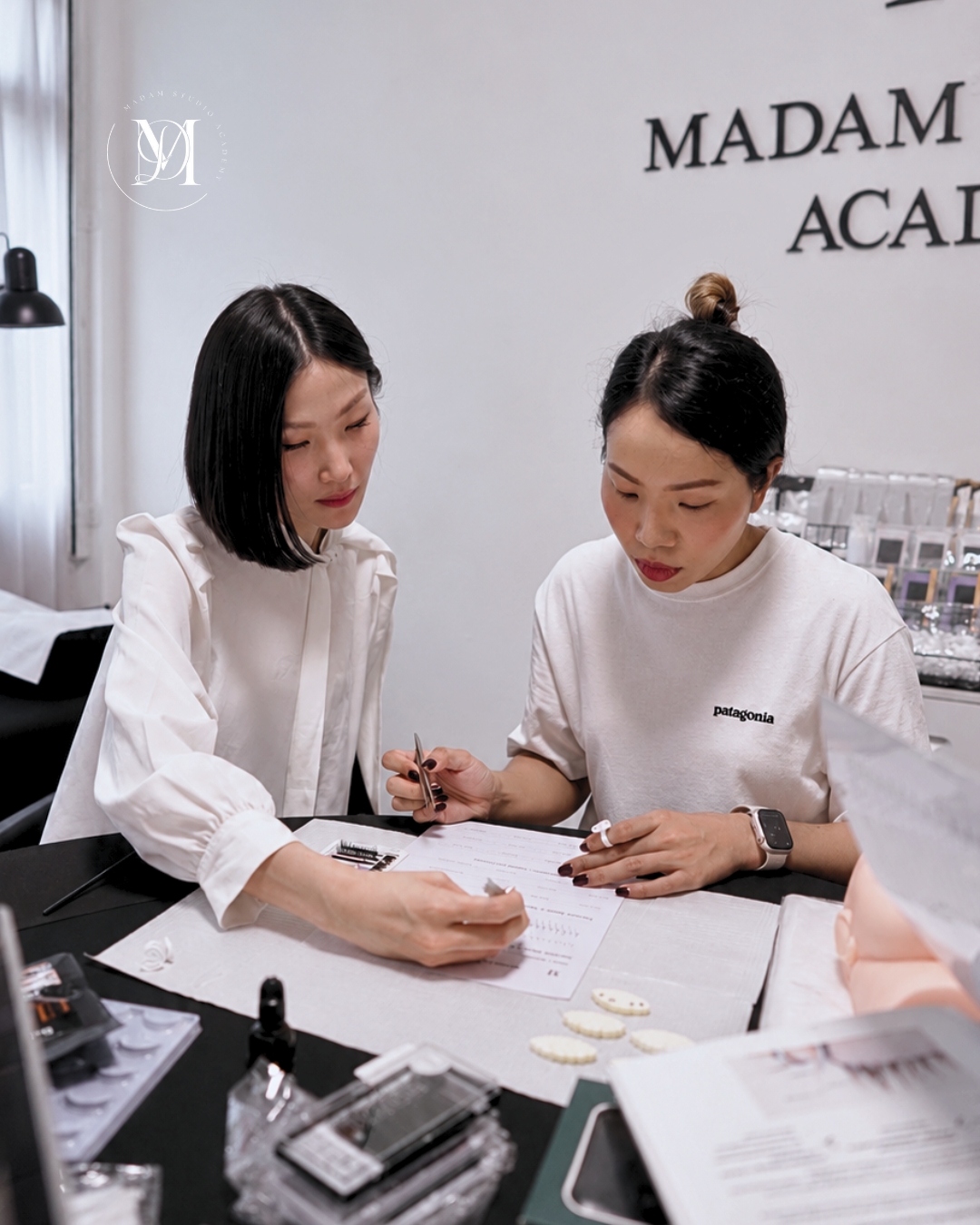 Private Eyelash Extension Course at Madam Studio Academy for beginners with no experience.