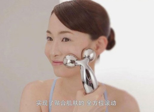 3D massage roller / silver color / for face and body