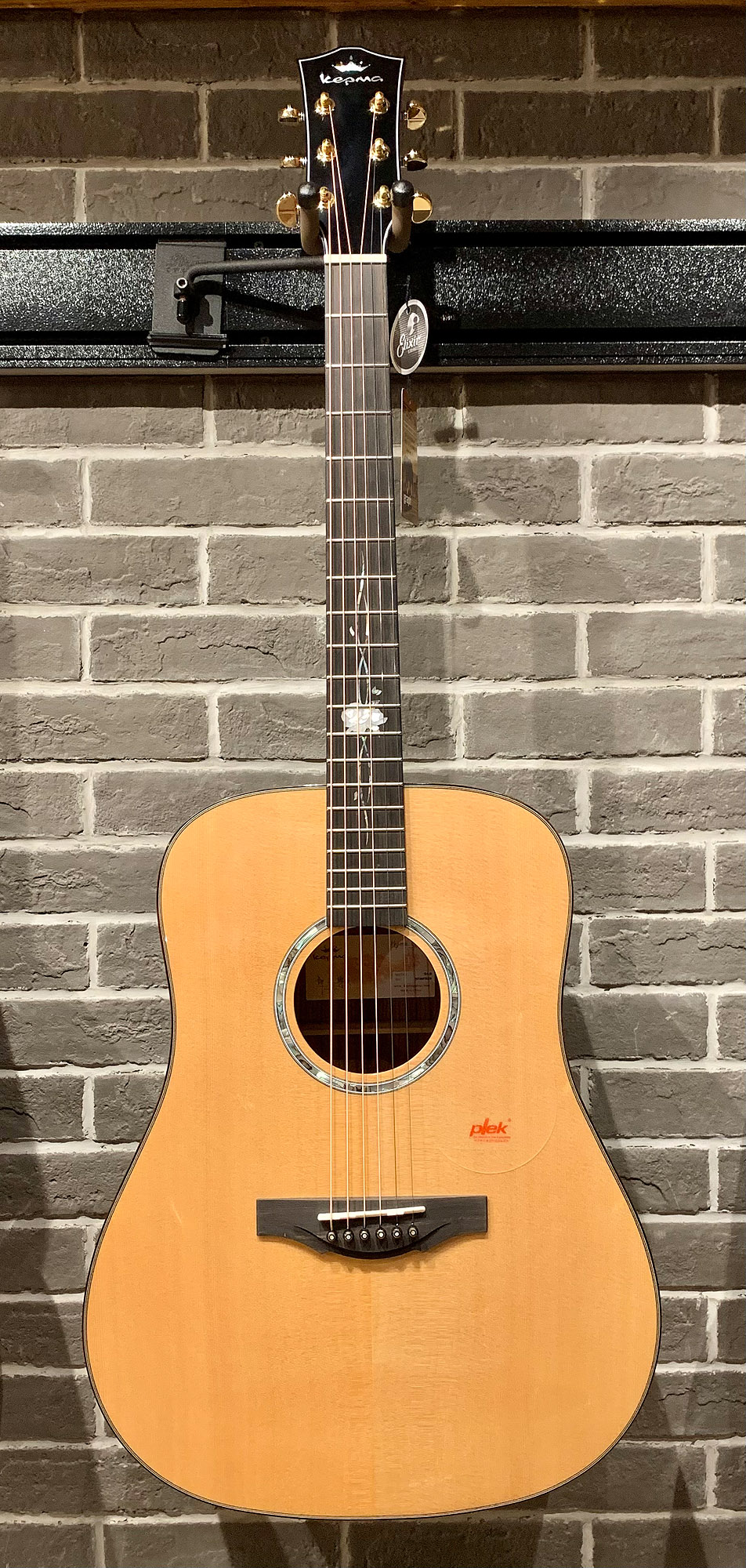 Kepma G1 D Solid Top Acoustic Guitar with TKL hardshell case