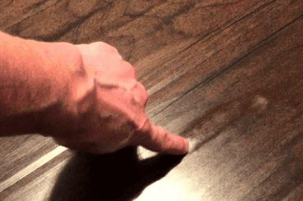 ข้อเสียพื้นลามิเนต ที่ไม่ทนต่อสารเคมี