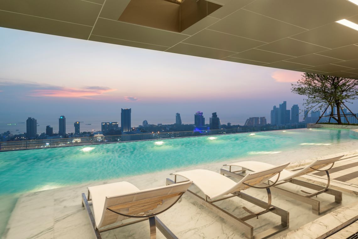 Once_Pattaya_Infimity_Edge_Pool