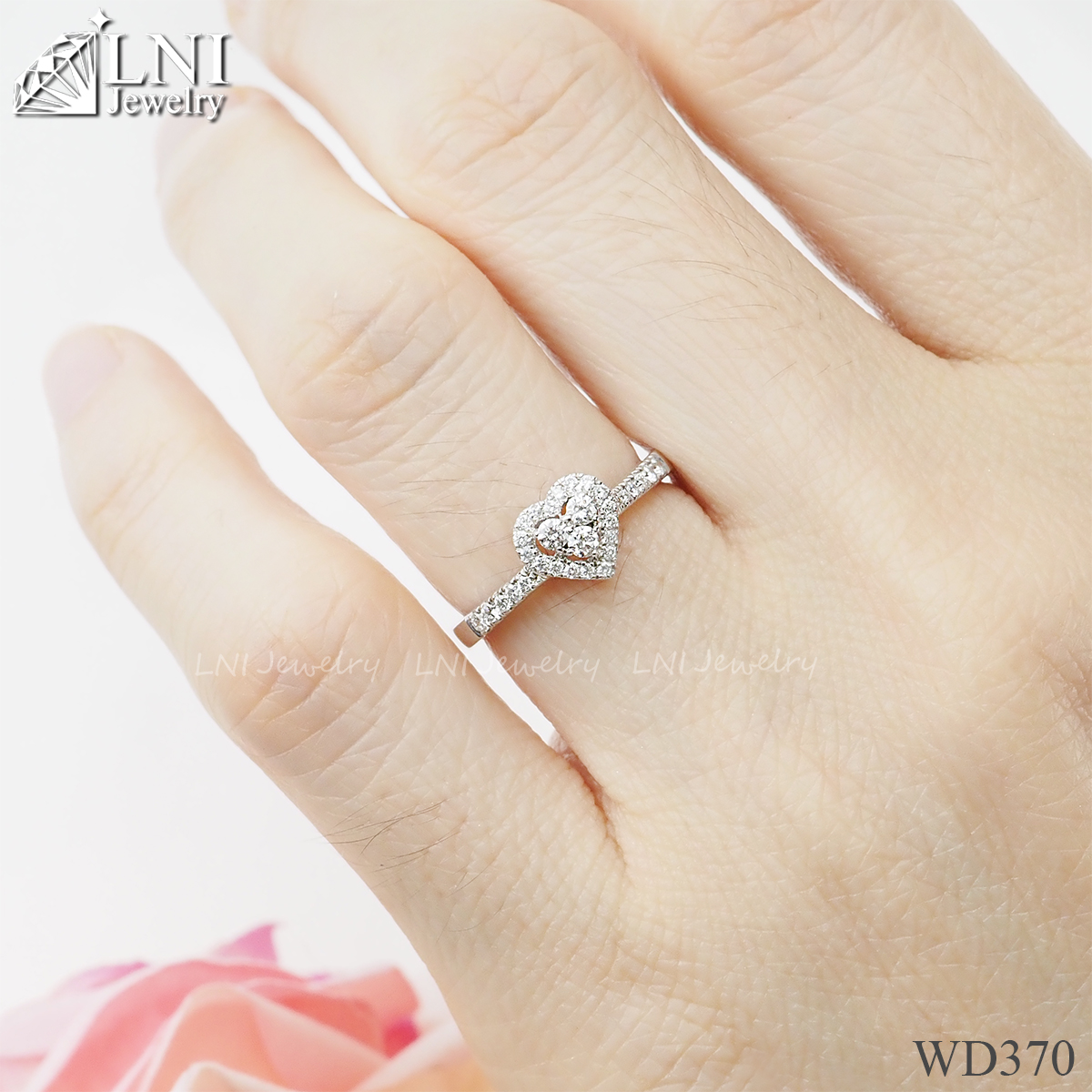 WD370 Halo Diamond Ring