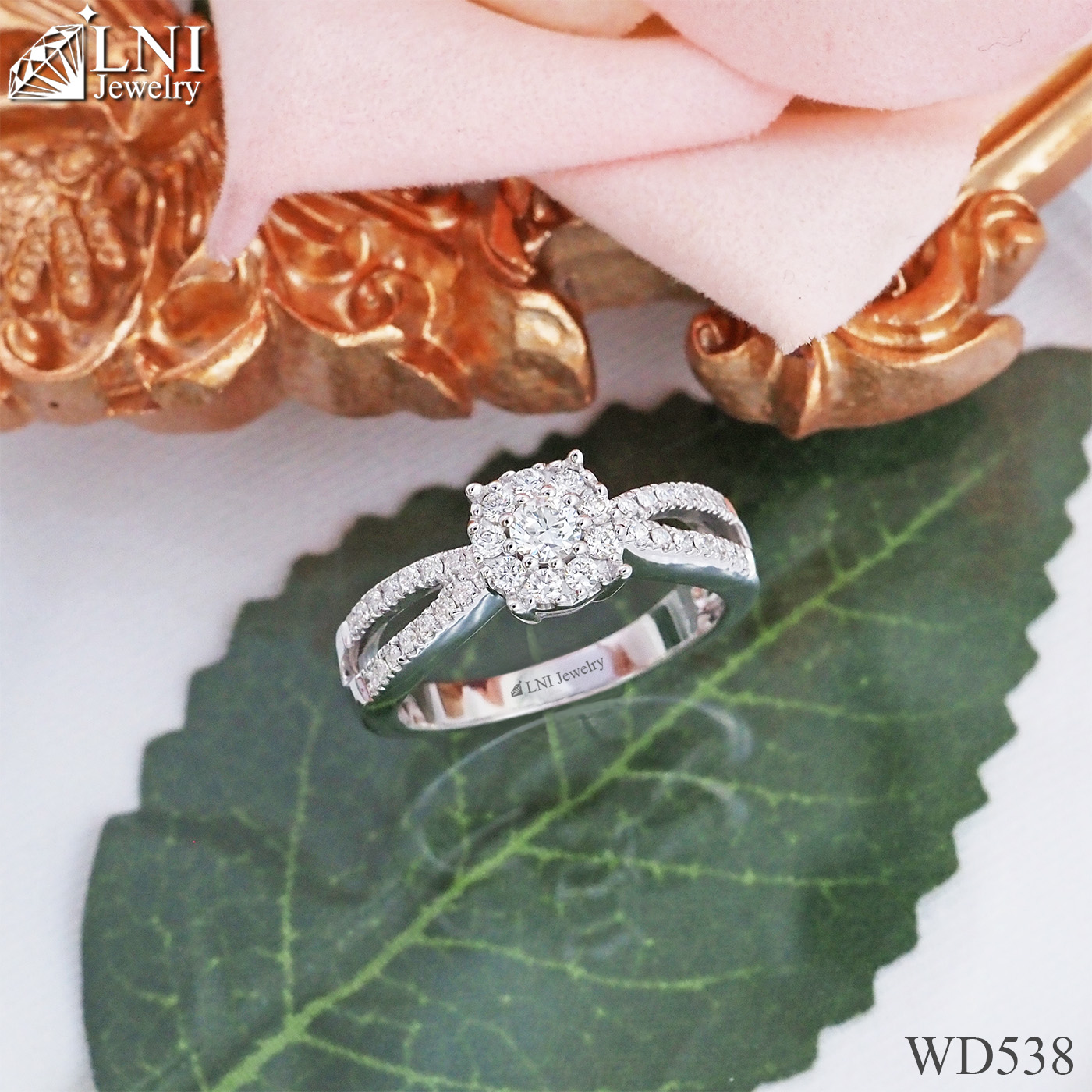 WD538 Halo Diamond Ring