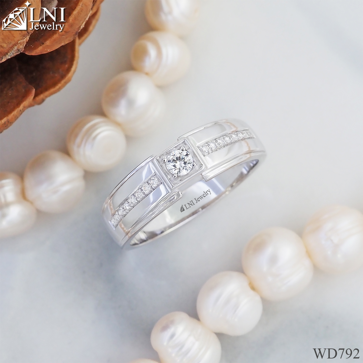 WD792 Diamond Ring