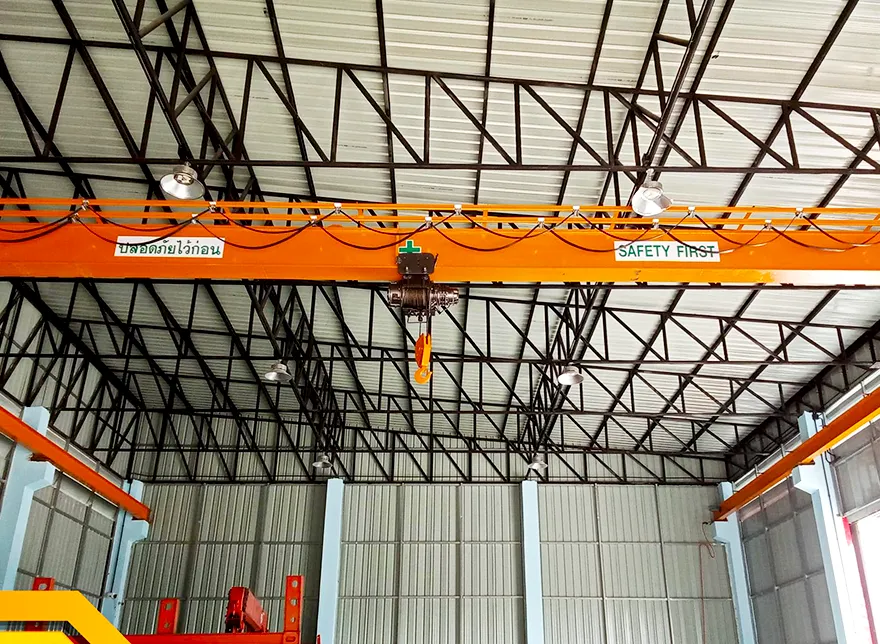 การติดตั้ง Overhead Crane เครนเหนือศีรษะ โอเวอร์เฮดเครน บนโครงสร้างเพดานโรงงานไทย โดยทีมวิศวกรมืออาชีพ บริการครบวงจรจากบริษัท เคการช่าง
