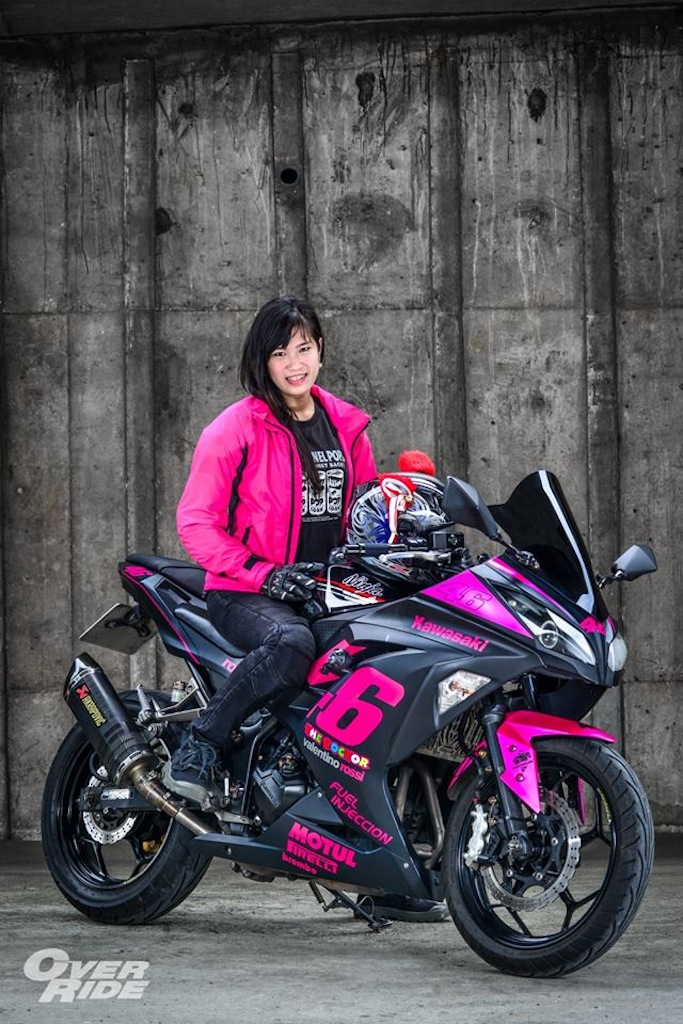 kawasaki ninja black and pink