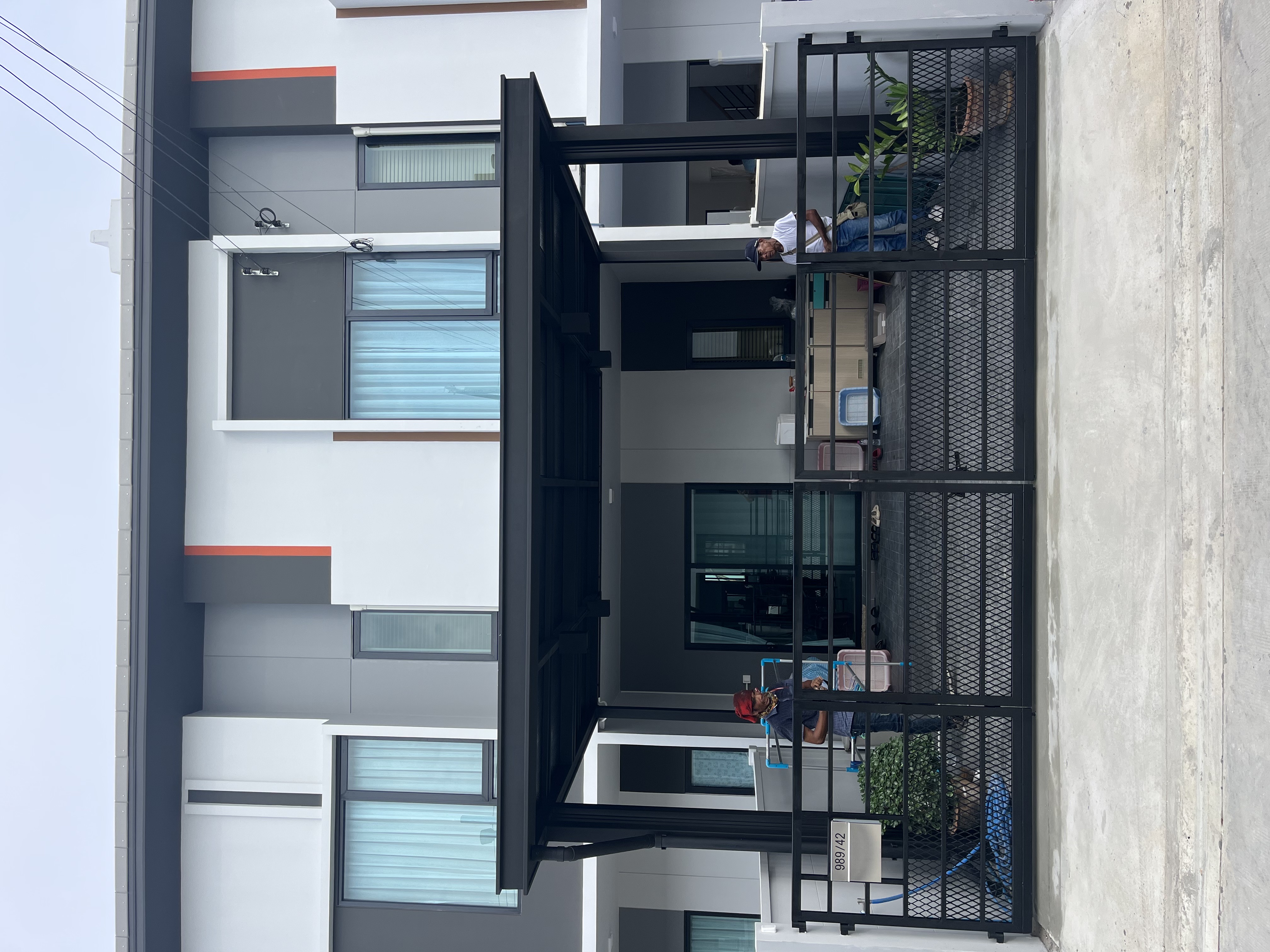 ต่อเติมหน้าบ้านทาวน์โฮม