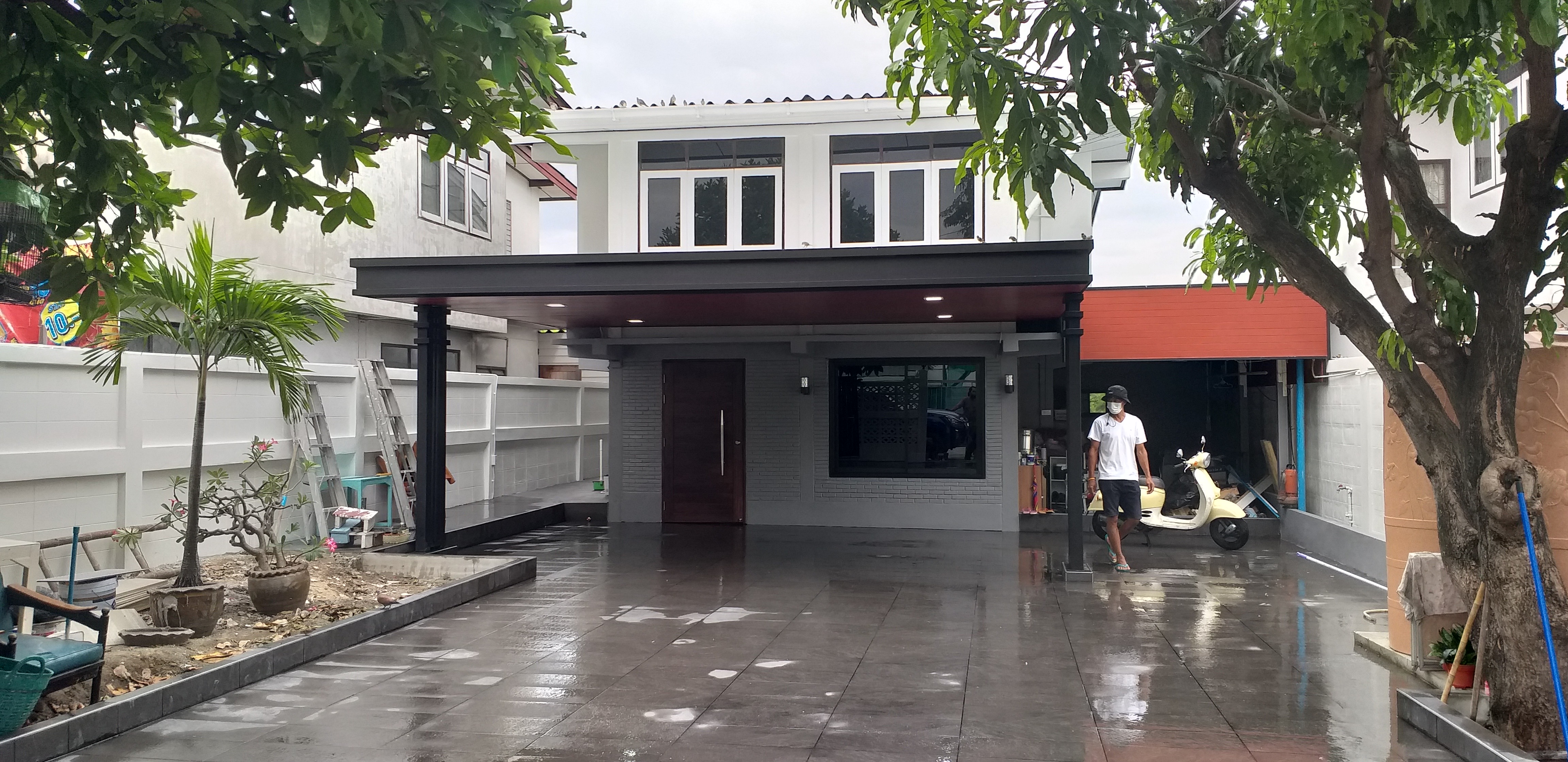 ต่อเติมหน้าบ้าน 2 ชั้น