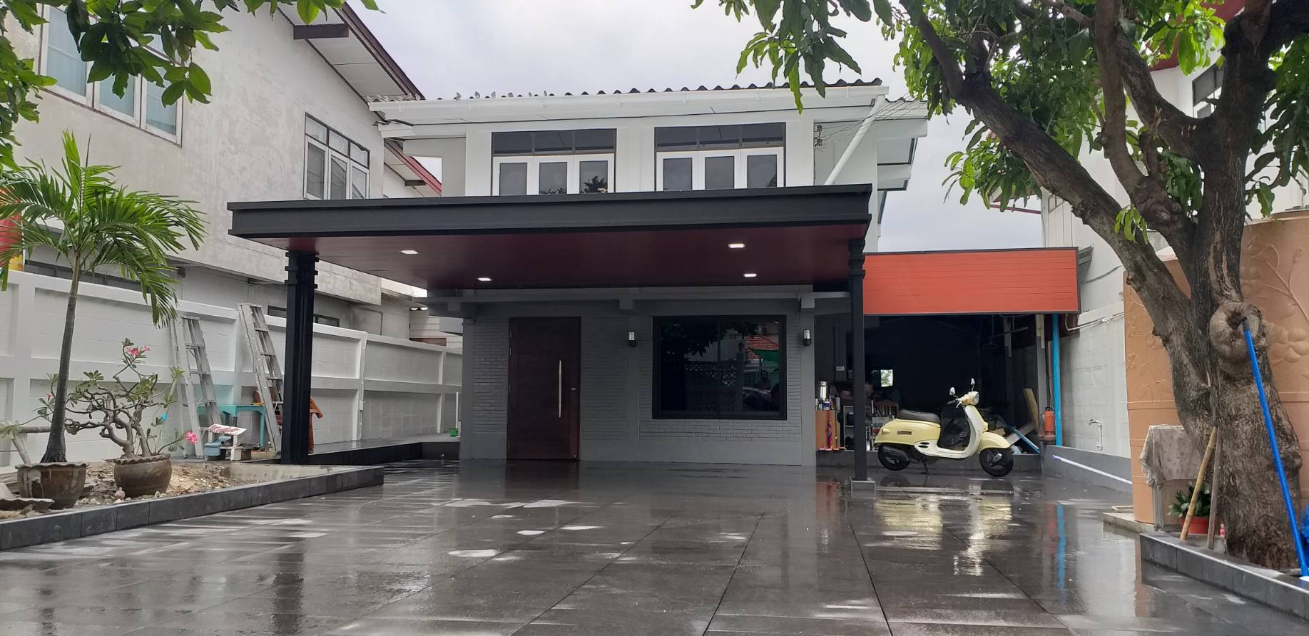  โรงจอดรถโมเดิร์น