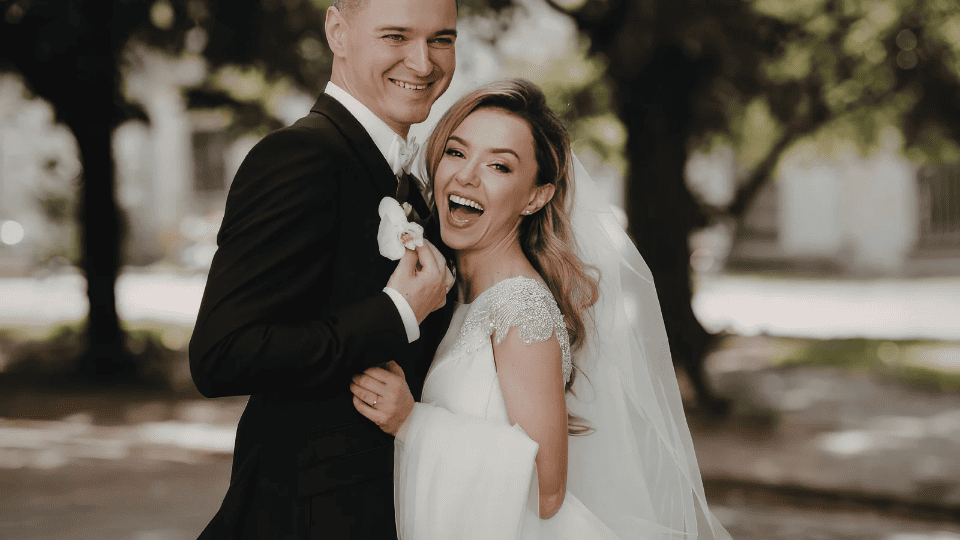 Minimal wedding