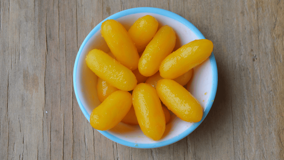 Med Khanun mung bean sweets for auspicious occasions