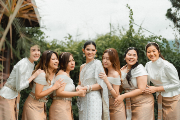 ชุดเพื่อนเจ้าสาว ชุดเพื่อนเจ้าสาว