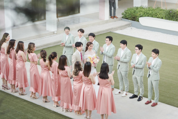 ชุดเพื่อนเจ้าสาว ชุดเพื่อนเจ้าสาว