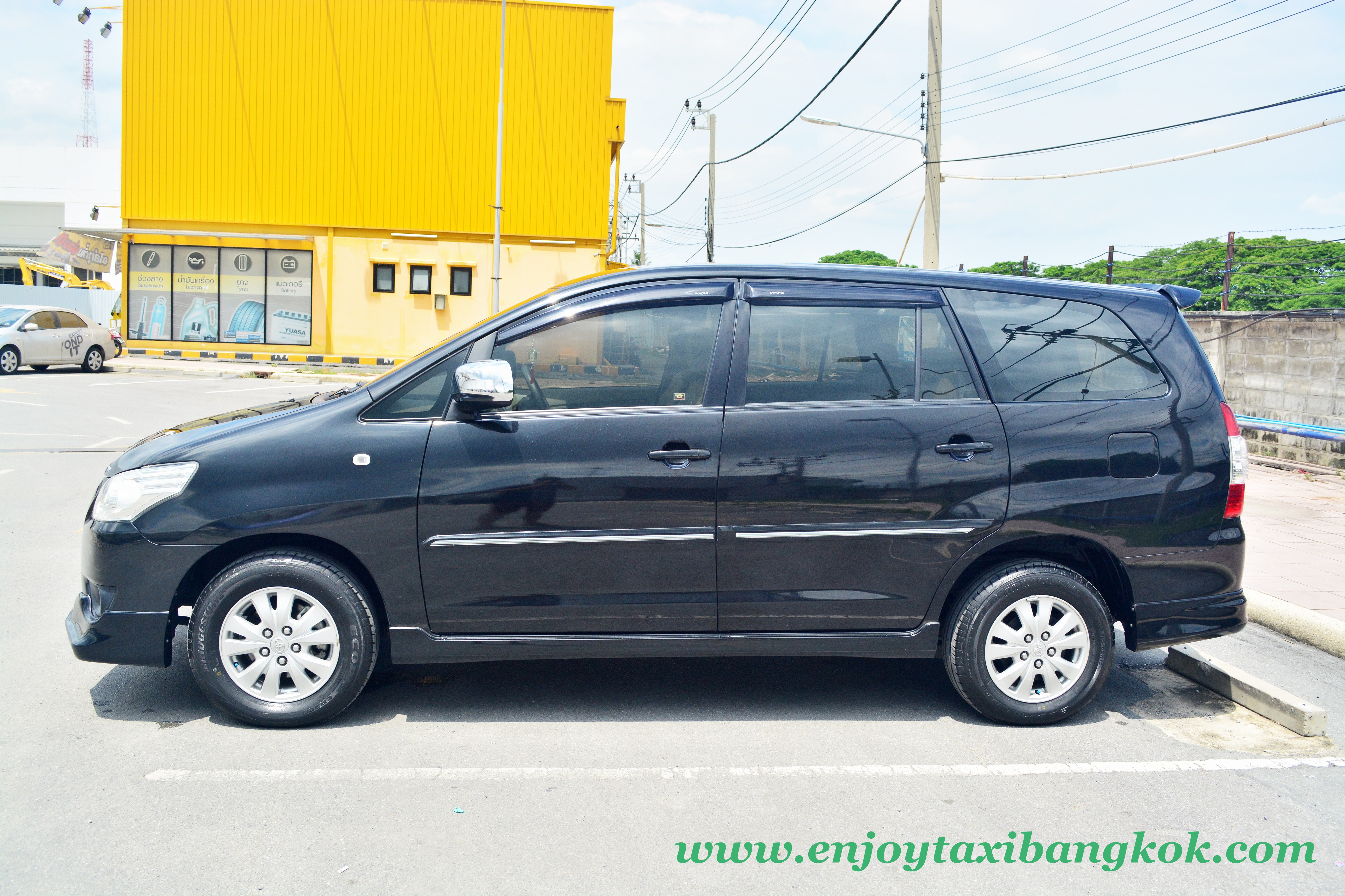 Private big taxi car, Toyota Innova, suv car | Enjoy Taxi Bangkok ...