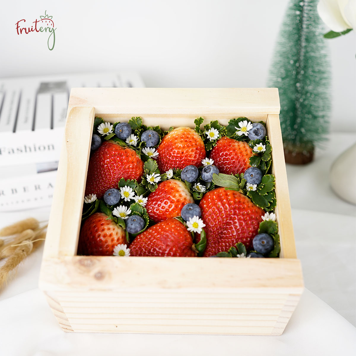 Strawberry x Blueberry Mini box