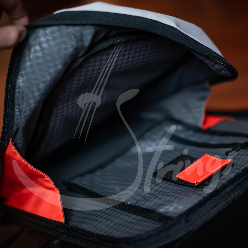 MONO M80 Classic Jumbo Acoustic Guitar Case, Black