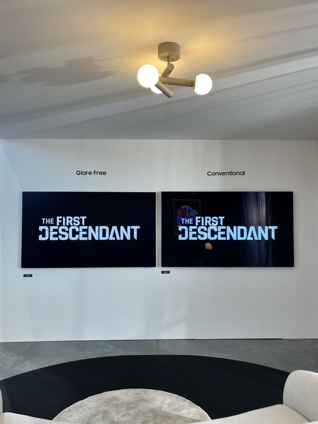 Samsung Glare Free OLED 2026 เปรียบเทียบจอลดแสงสะท้อนกับทีวีทั่วไป