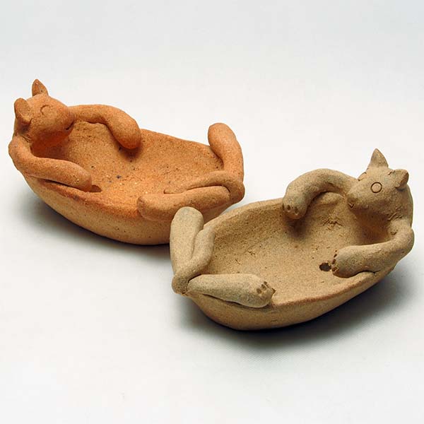 Cat shaped clay soap holder