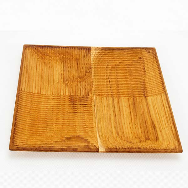 Square tray carved pattern 22x22 cm.