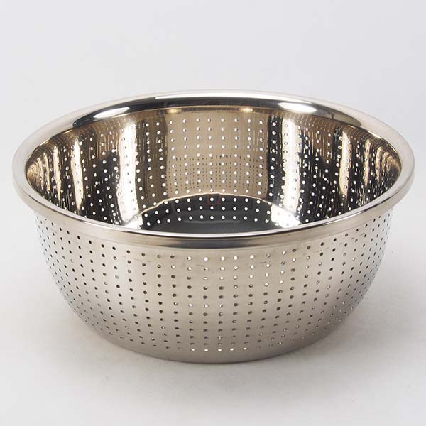 Basket with holes  32 cm.