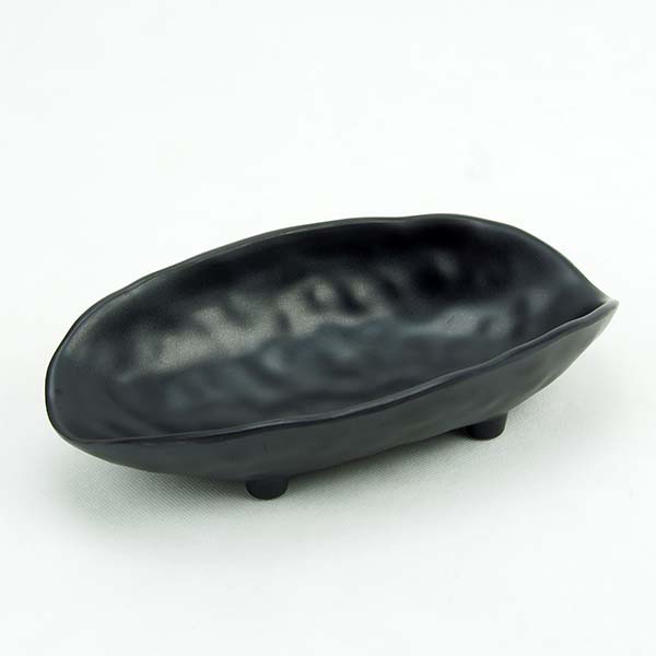 Oval melamine plate 23.2x13.7x5.4 cm. Black