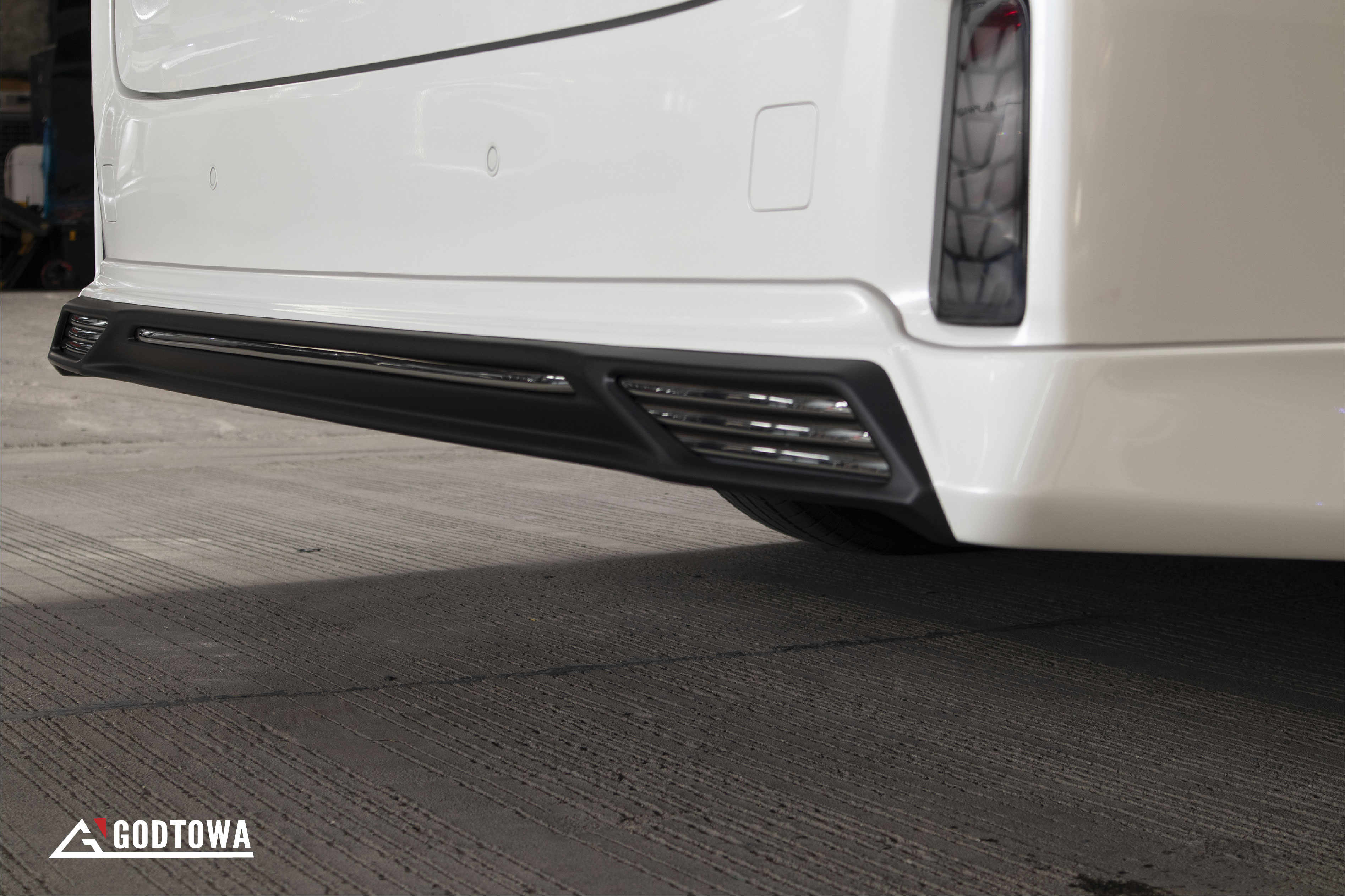Alphard Aero Kit 2019: Sentuhan Sporty untuk Kemewahan MPV Premium