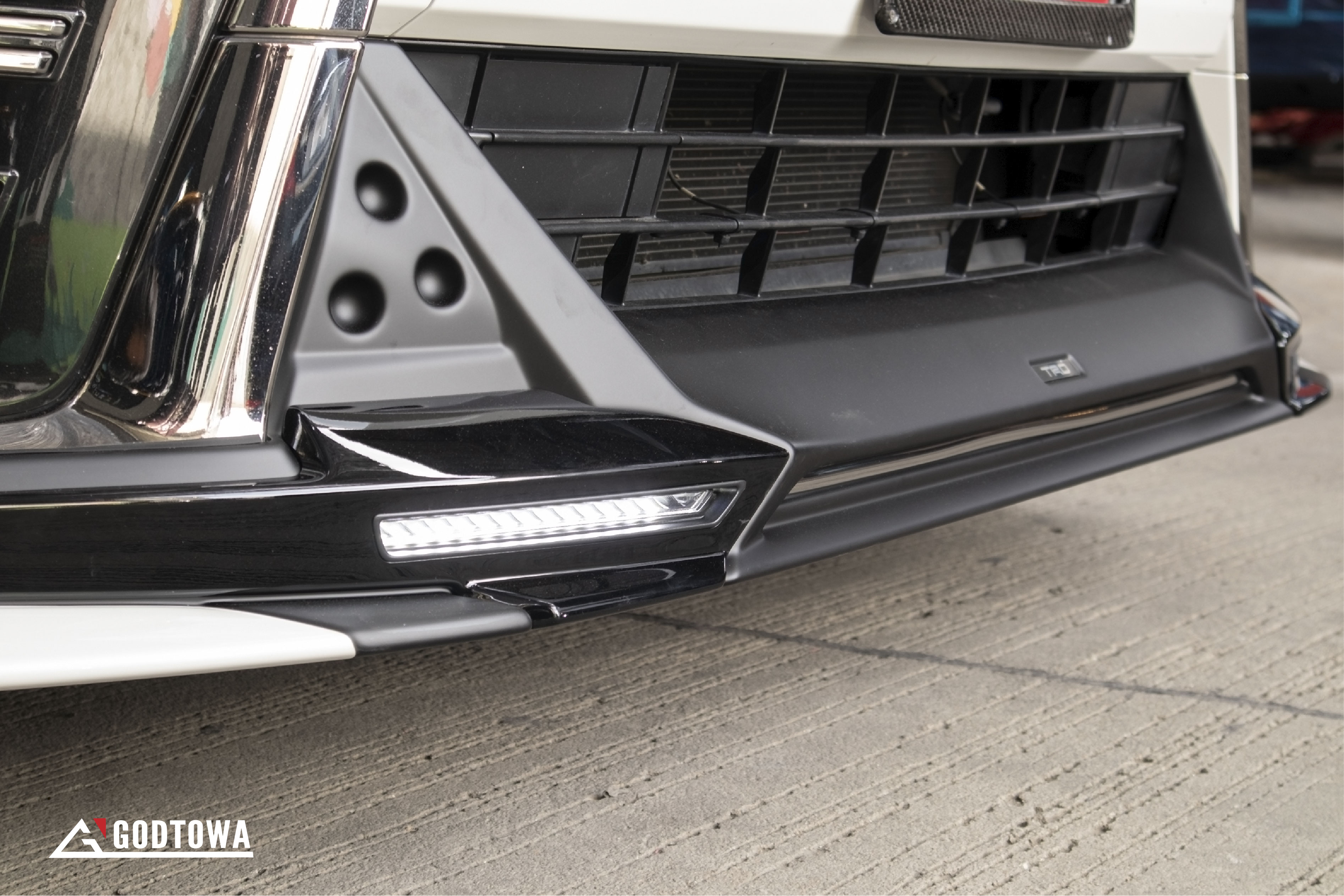 Alphard Aero Kit 2019: Sentuhan Sporty untuk Kemewahan MPV Premium