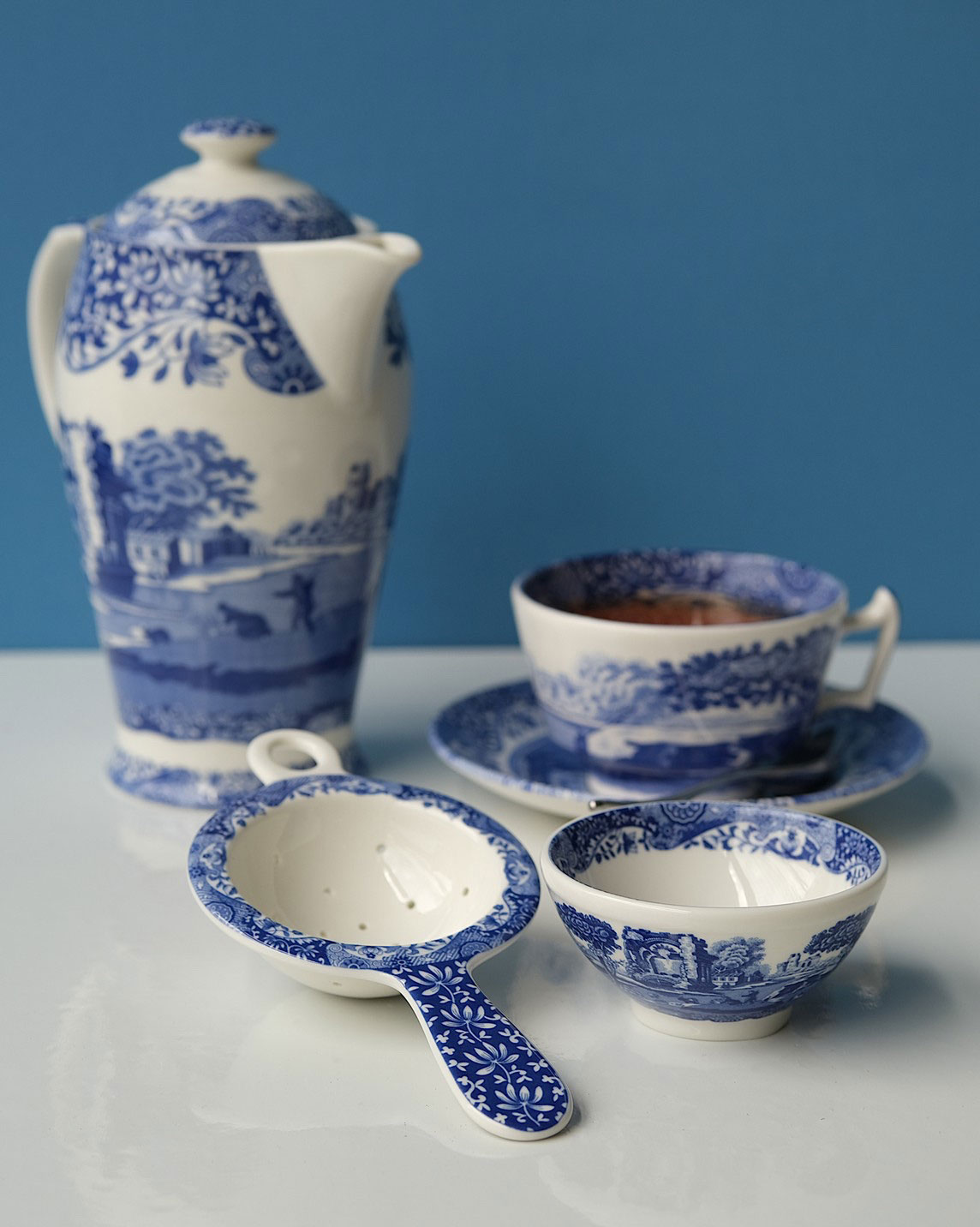Spode Blue Italian Tea Strainer and Rest blueandwhitethailand
