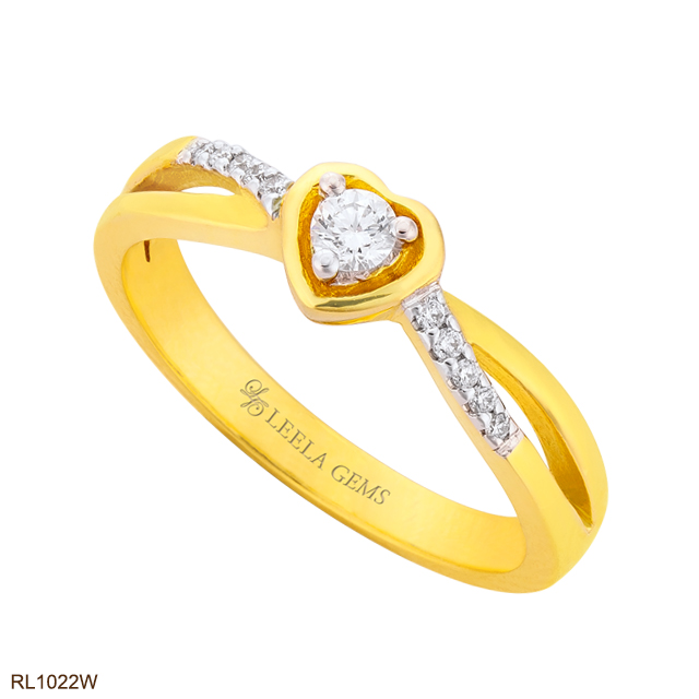 Heart Diamond Ring in 18K Gold