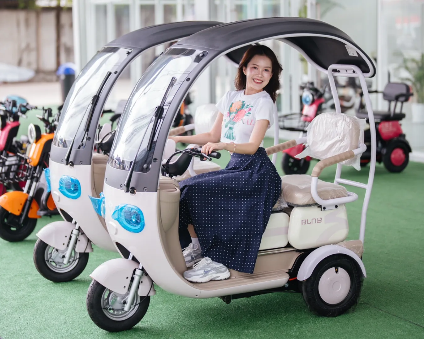 รถสามล้อไฟฟ้ามีหลังคา