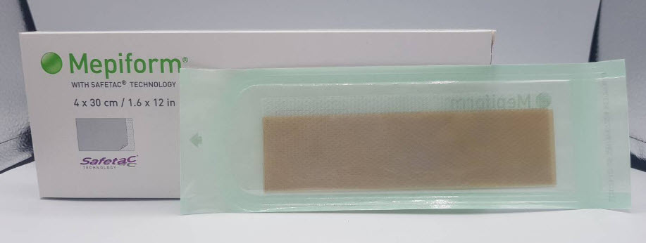 Mepiform Silicone Gel Sheet 4x30 cm แผ่นซิลิโคนลดรอยแผลเป็น สำหรับแผลผ่าตัดหลังคลอด (exp 11/2022)