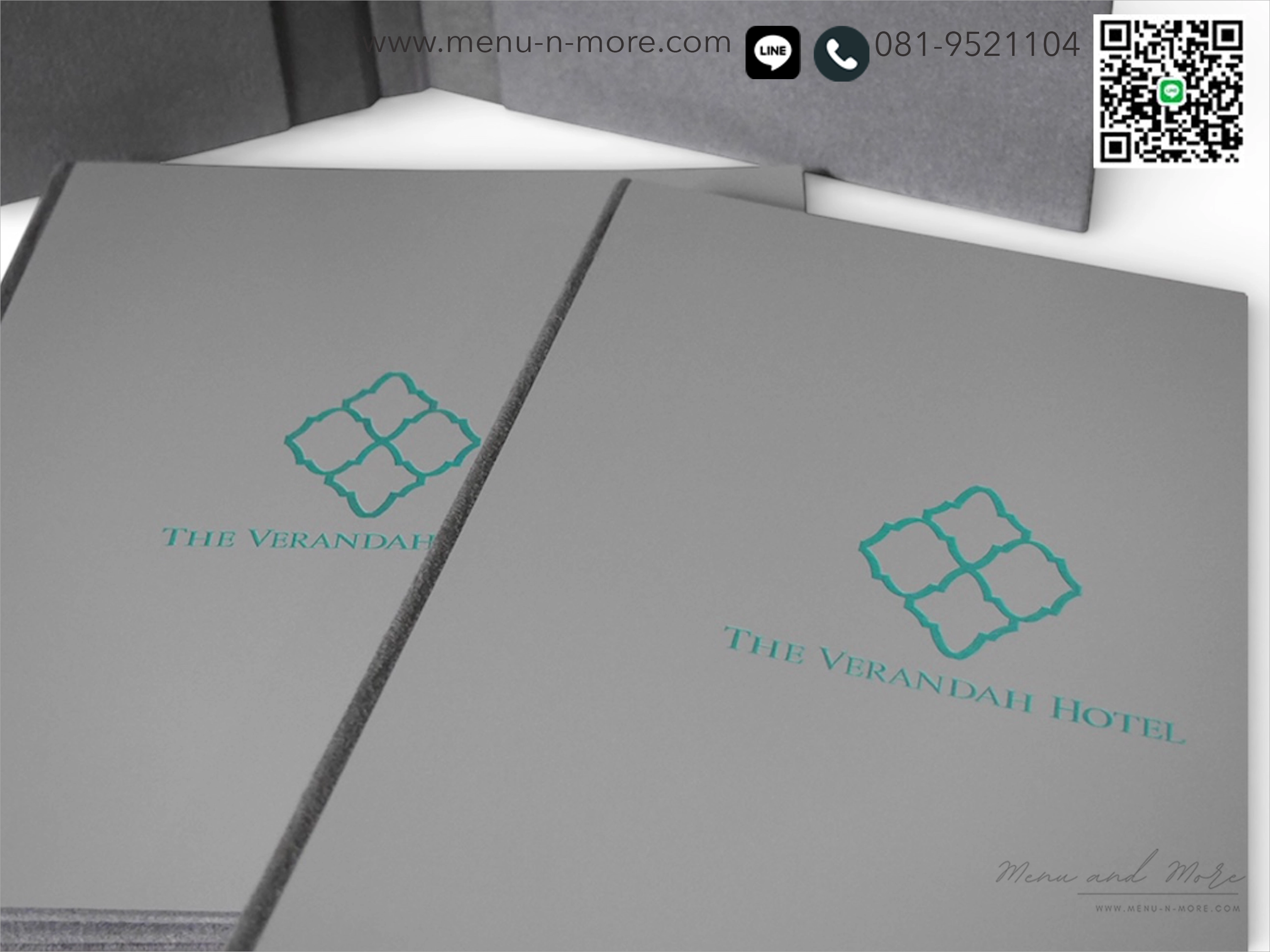 แฟ้มไม้ในห้องพัก