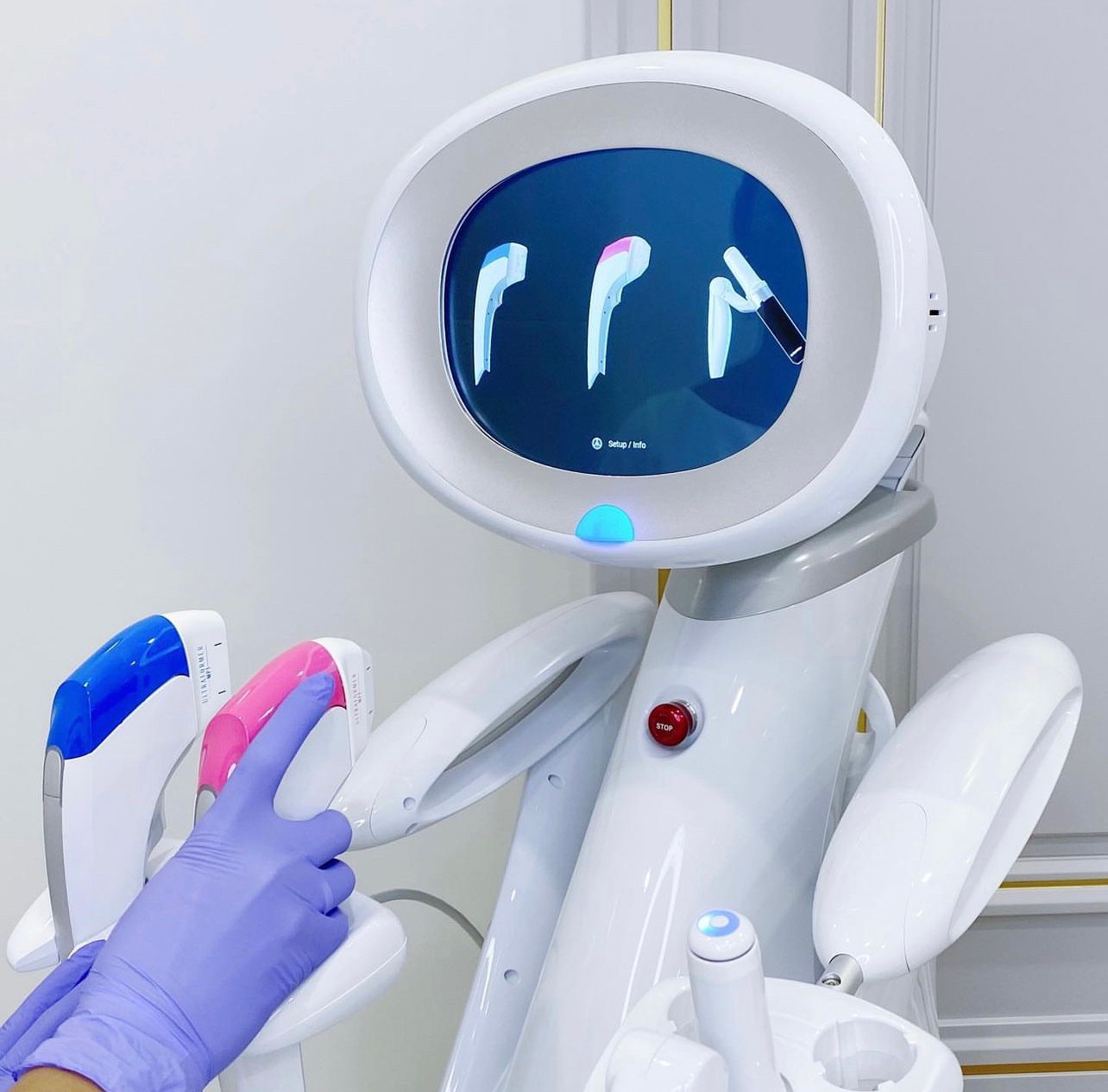 แนะนำนวัตกรรม ดูแลยกกระชับผิวใบหน้า แบบไม่เจ็บ ไม่ต้องพักหน้า ด้วย: Ultraformer MPT พิเศษช่วงแนะนำ ดูแลด้วย เทคนิคเฉพาะของหมอรุจครับ Ultraformer MPT + เสริมด้วย ALTRA SMAZ + Ultraboosst Exosomes แนะนำนวัตกรรม ดูแลยกกระชับผิวใบหน้า แบบไม่เจ็บ ไม่ต้องพักหน้า ด้วย: Ultraformer MPT พิเศษช่วงแนะนำ ดูแลด้วย เทคนิคเฉพาะของหมอรุจครับ Ultraformer MPT + เสริมด้วย ALTRA SMAZ + Ultraboosst Exosomes