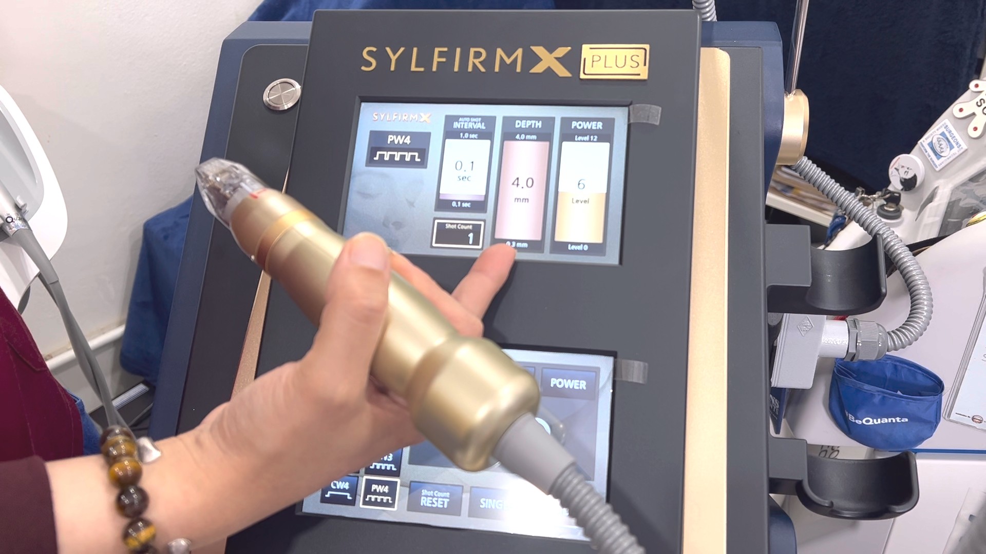 แนะนำเทคนิคดูแลแผลเป็นหลุมสิวด้วย SYLFIRM X Plus + Exosomes (SYLFIRM X Plus & Exosomes for Acne Scar Treatment) แนะนำเทคนิคดูแลแผลเป็นหลุมสิวด้วย SYLFIRM X Plus + Exosomes (SYLFIRM X Plus & Exosomes for Acne Scar Treatment)