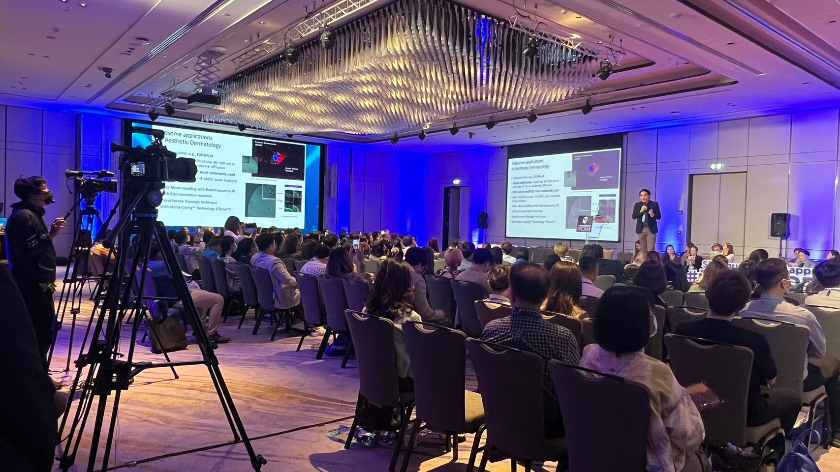 หมอรุจได้รับเกียรติเป็นวิทยากรในงาน Skin Quality: CLINICAL RELEVANCE 360◦ approach แชร์ข้อมูลในหัวข้อ Exosome-derived products: How to choose and points of concern ครับ หมอรุจได้รับเกียรติเป็นวิทยากรในงาน Skin Quality: CLINICAL RELEVANCE 360◦ approach แชร์ข้อมูลในหัวข้อ Exosome-derived products: How to choose and points of concern ครับ
