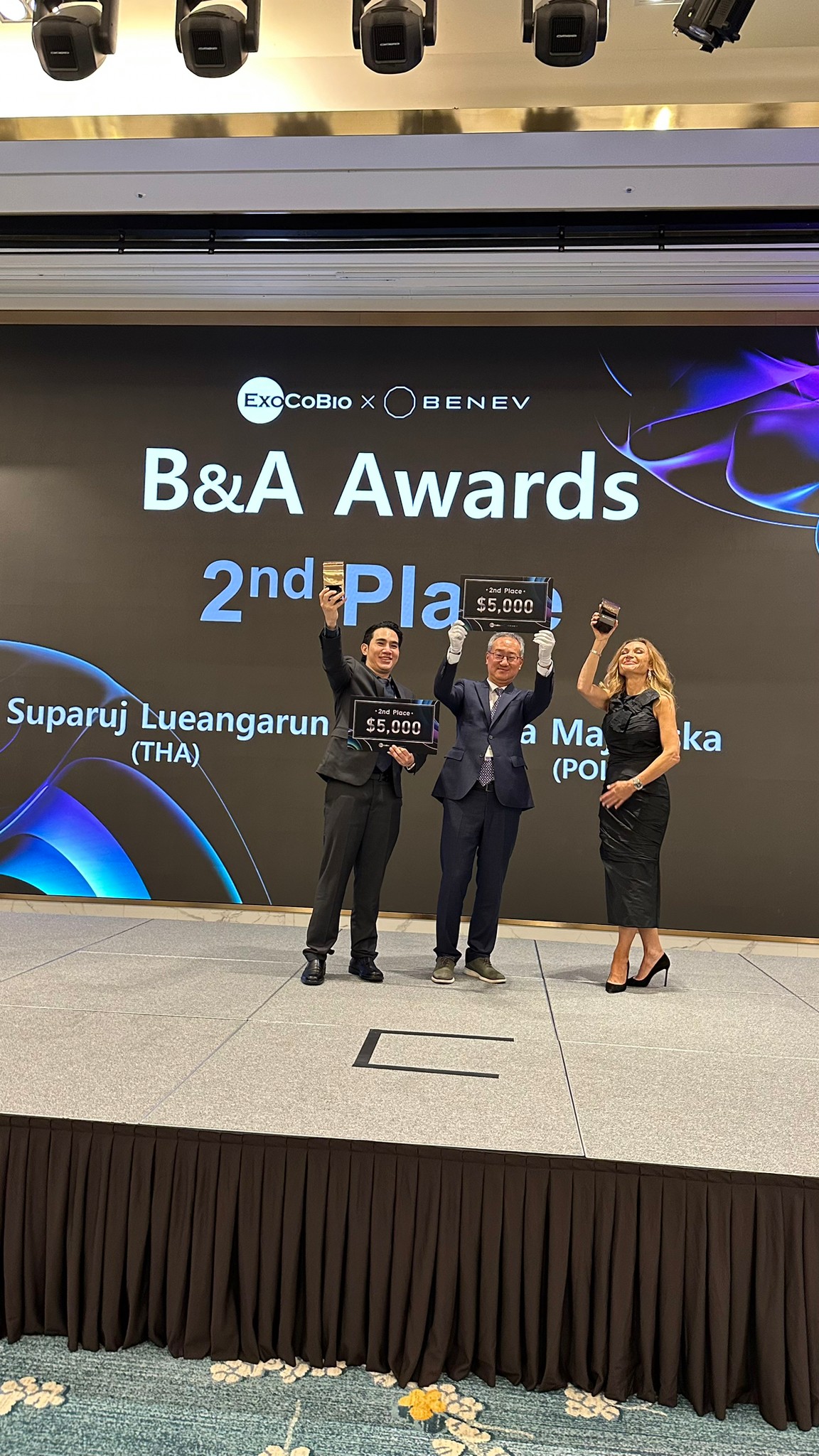 ผู้ช่วยศาสตราจารย์ นายแพทย์ ศุภะรุจ เลื่องอรุณ (หมอรุจ) ได้รับเกียรติร่วมบรรยาย Clinical Aplication of Exosomes และได้รับรางวัล CLINICAL CASE Award ผู้ช่วยศาสตราจารย์ นายแพทย์ ศุภะรุจ เลื่องอรุณ (หมอรุจ) ได้รับเกียรติร่วมบรรยาย Clinical Aplication of Exosomes และได้รับรางวัล CLINICAL CASE Award