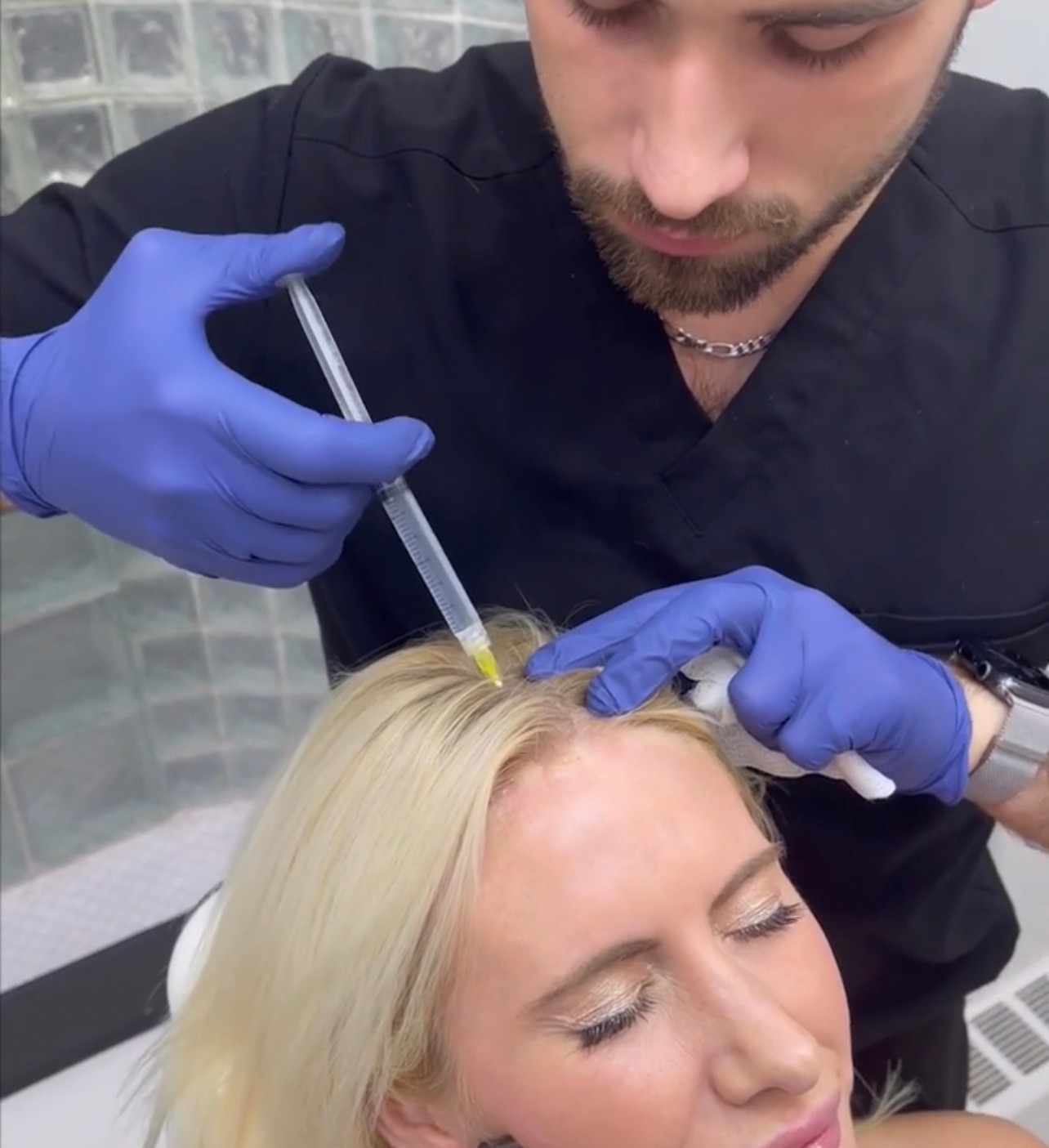 แนะนำเทคนิคดูแลปัญหาผมร่วงผมบาง: Exosome เอ็กโซโซม ช่วยดูแลผมร่วงผมบางได้อย่างไร? แนะนำเทคนิคดูแลปัญหาผมร่วงผมบาง: Exosome เอ็กโซโซม ช่วยดูแลผมร่วงผมบางได้อย่างไร?