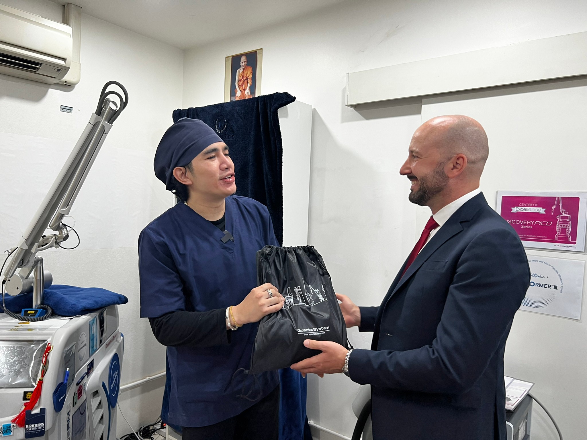 Interview with Quanta on Tour: Discovery Picosecond Laser and Acne Scar Interview with Quanta on Tour: Discovery Picosecond Laser and Acne Scar