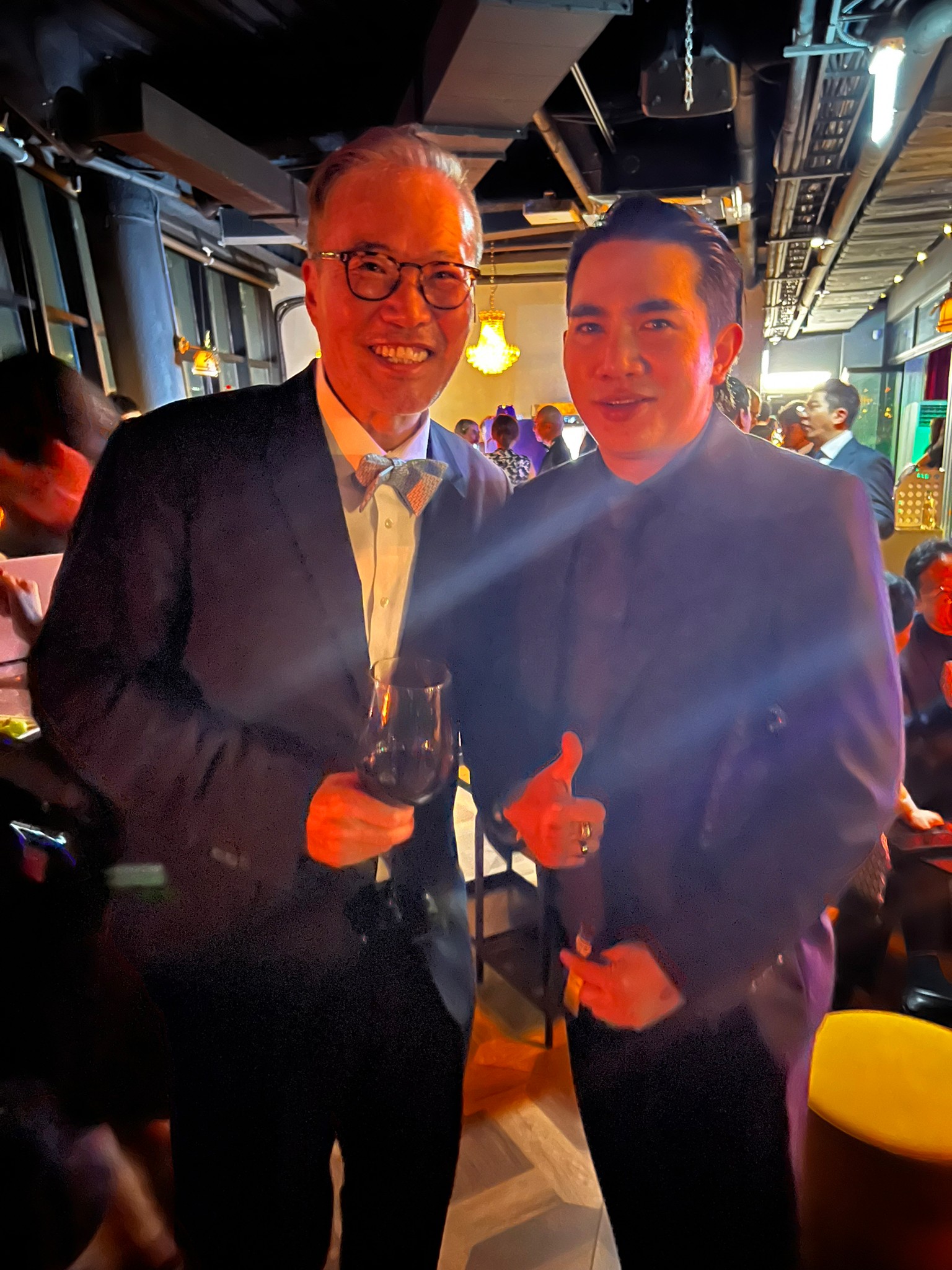 ผู้ช่วยศาสตราจารย์ นายแพทย์ ศุภะรุจ เลื่องอรุณ (หมอรุจ) ได้รับเกียรติร่วมบรรยาย Clinical Aplication of Exosomes และได้รับรางวัล CLINICAL CASE Award ผู้ช่วยศาสตราจารย์ นายแพทย์ ศุภะรุจ เลื่องอรุณ (หมอรุจ) ได้รับเกียรติร่วมบรรยาย Clinical Aplication of Exosomes และได้รับรางวัล CLINICAL CASE Award