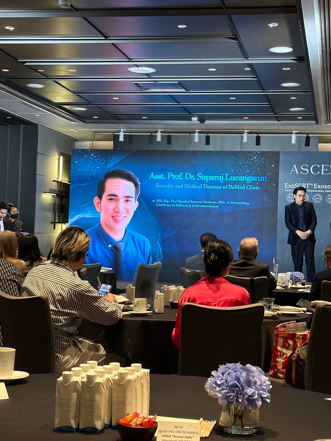 ผศ.นพ. ศุภะรุจ เลื่องอรุณ (หมอรุจ) ได้รับเชิญเป็นวิทยากร แชร์เทคนิคๆการดูแลหลุมสิว แผลเป็น ผมร่วงผมบางด้วยการใช้ Exosomes ในงานสัมมนา The Aesthetic Secret of Exosome based on Scientific Data ผศ.นพ. ศุภะรุจ เลื่องอรุณ (หมอรุจ) ได้รับเชิญเป็นวิทยากร แชร์เทคนิคๆการดูแลหลุมสิว แผลเป็น ผมร่วงผมบางด้วยการใช้ Exosomes ในงานสัมมนา The Aesthetic Secret of Exosome based on Scientific Data